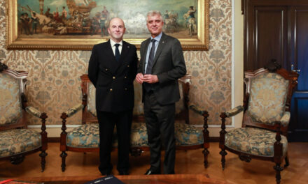 L’ASSESSORE DE BLASIO HA PREMIATO IL GIOVANE PILOTA TRIESTINO GREGORIO CLAUDIO DE POLO SAIBANTI