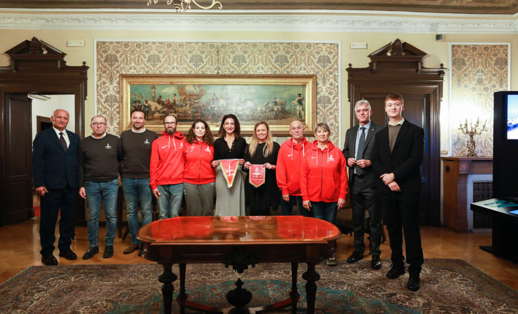 IL COMUNE DI TRIESTE HA PREMIATO LA SQUADRA FEMMINILE DI TUFFI DELLA TRIESTINA NUOTO, VINCITRICE DEI CAMPIONATI DI SOCIETÀ 2025 DELLA FIN