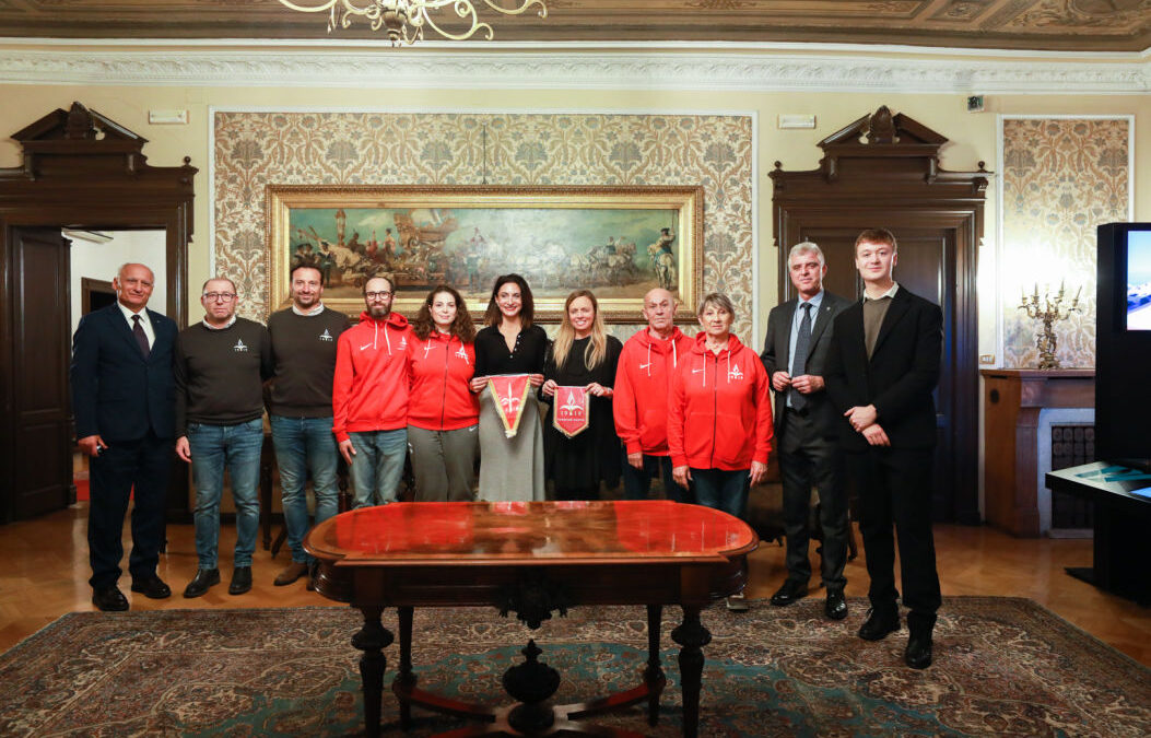 IL COMUNE DI TRIESTE HA PREMIATO LA SQUADRA FEMMINILE DI TUFFI DELLA TRIESTINA NUOTO, VINCITRICE DEI CAMPIONATI DI SOCIETÀ 2025 DELLA FIN