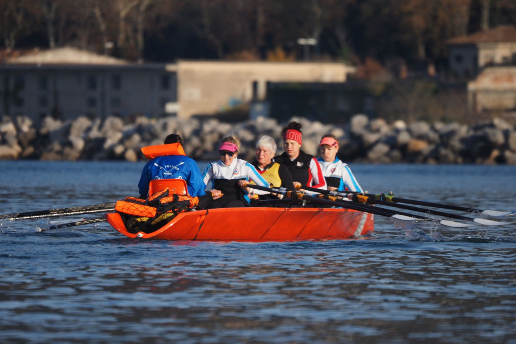 Trieste, spettacolo sul mare: la Borin Coastal Rowing Race accende il golfo