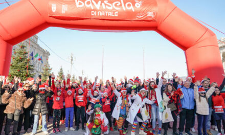 Bavisela di Natale 2025: oltre 1.300 partecipanti in Piazza Unità d’Italia