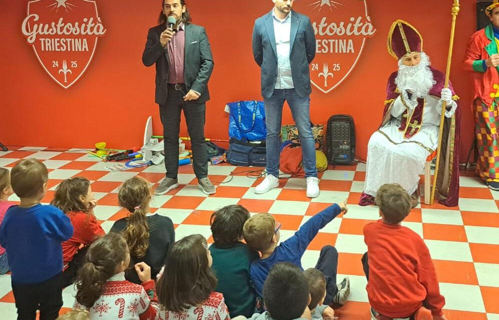 SAN NICOLO’ SI PRESENTA PUNTUALE CON I SUOI DONI PER I BAMBINI DELL’ARAC E DEL S.A.P.