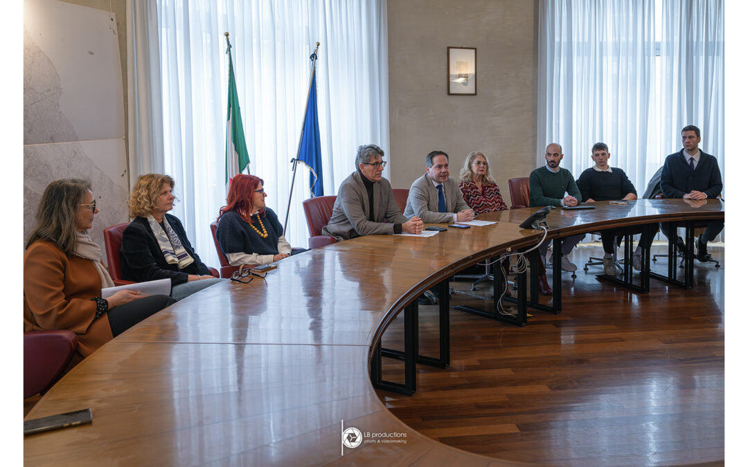 SUCCESSO DEI FACILITATORI DIGITALI AL SERVIZIO DEL CITTADINO: PROROGATO FINO A GIUGNO 2026 IL PROGETTO “FVG COMUNITÀ DIGITALE”