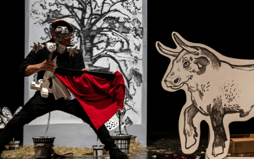 NUOVO TEATRO COMUNALE DI GRADISCA D’ISONZO: “Ferinando il toro, i fiori e il calabrone” per le famiglie nell’ambito di SpazioRagazzi Tutti a teatro