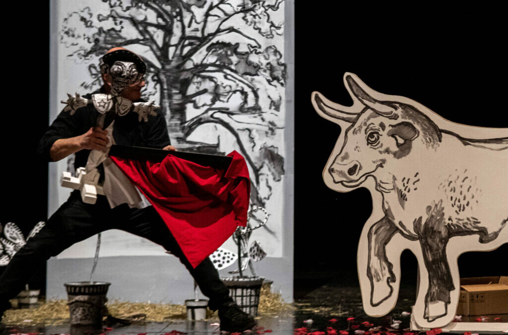 NUOVO TEATRO COMUNALE DI GRADISCA D’ISONZO: “Ferinando il toro, i fiori e il calabrone” per le famiglie nell’ambito di SpazioRagazzi Tutti a teatro