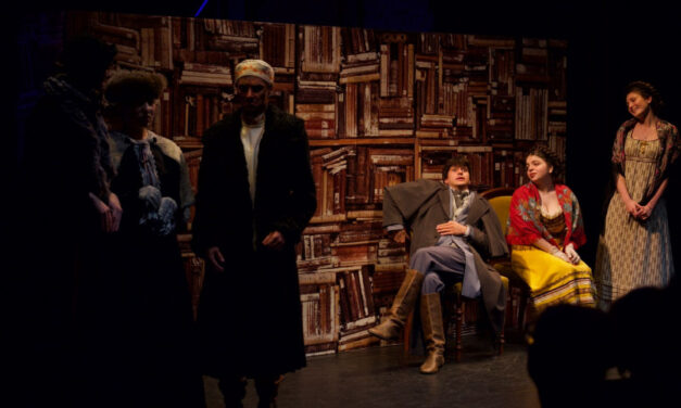 AL “IL ROSSETTI” GLI ALLIEVI DEL LABORATORIO TEATRALE “STARTS LAB” DIRETTI DA LUCIANO PASINI CI OFFRONO UN OTTIMO RIADATTAMENTO DE “L’ISPETTORE GENERALE” DI GOGOL’: “IL FUNZIONARIO”