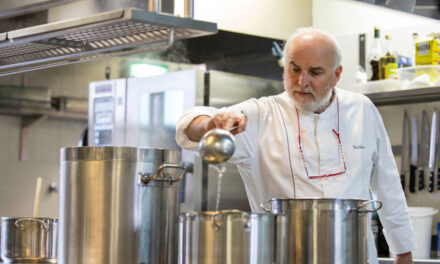 “Sapori del Nordest” nell’ambito di Farmer & Artist 2025 L’Hostaria Zinzendorf celebra Slow Food con Galdino Zara, tra i fondatori del movimento