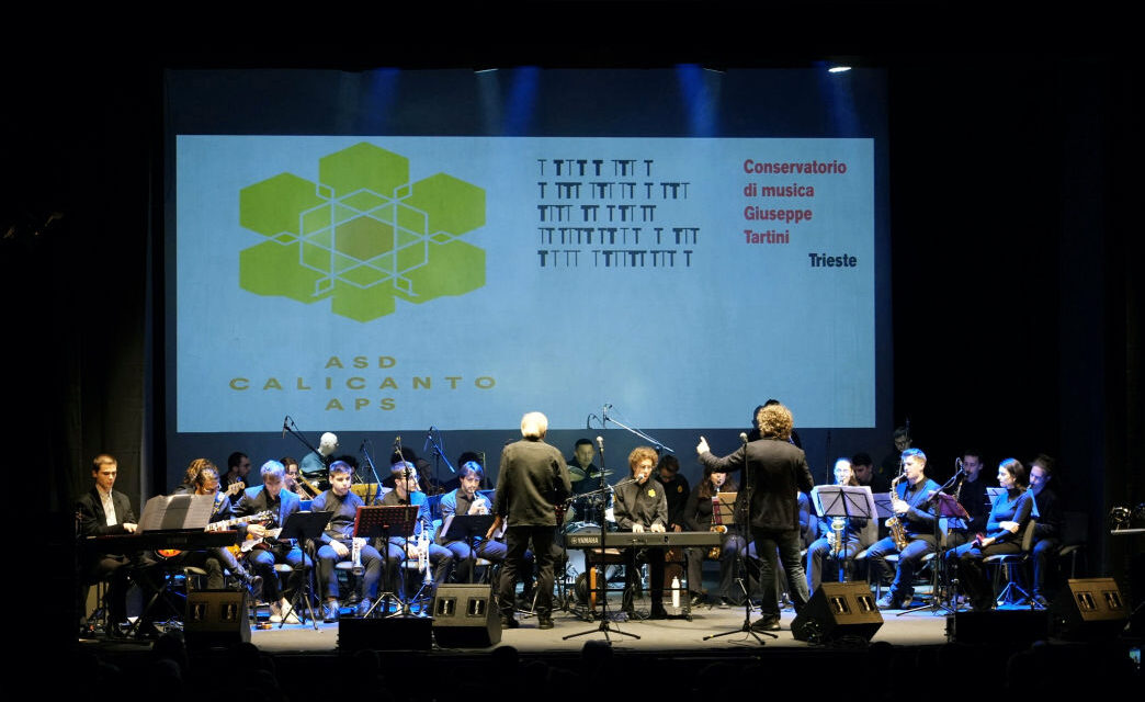 CALICANTO BAND E ORCHESTRA JAZZ TARTINI: IL CONCERTO AL TEATRO LA CONTRADA IN OCCASIONE DELLA GIORNATA INTERNAZIONALE DELLE PERSONE CON DISABILITÀ