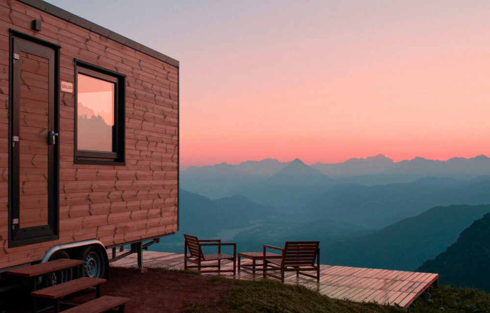 Uomo e Natura: lo studio dell’Università di Trento e Friland (6.000 ore di sperimentazione) conferma che una sola notte nel verde riduce lo stress e migliora il benessere