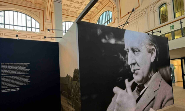 “TOLKIEN. UOMO, PROFESSORE, AUTORE”: VISITE GUIDATE GRATUITE E NUOVO CALENDARIO FINO ALL’11 GENNAIO 2026