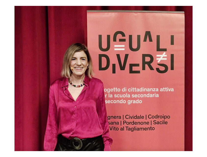 FLAVIA TRUPIA, LA DIVULGATRICE CHE HA RESO LA RETORICA POP, PROTAGONISTA PER TRE GIORNI A PORDENONE, SACILE E MANIAGO