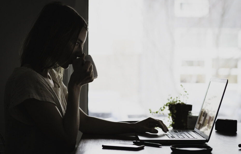 LAVORATORI TERRORIZZATI DALL’IA GENERATIVA: FINO A 3 SU 10 SI VEDONO SOSTITUITI BOOM FORMAZIONE CONTRO LA PAURA, ALLA GENERATIVE AI WEEK 15MILA PRESENZE