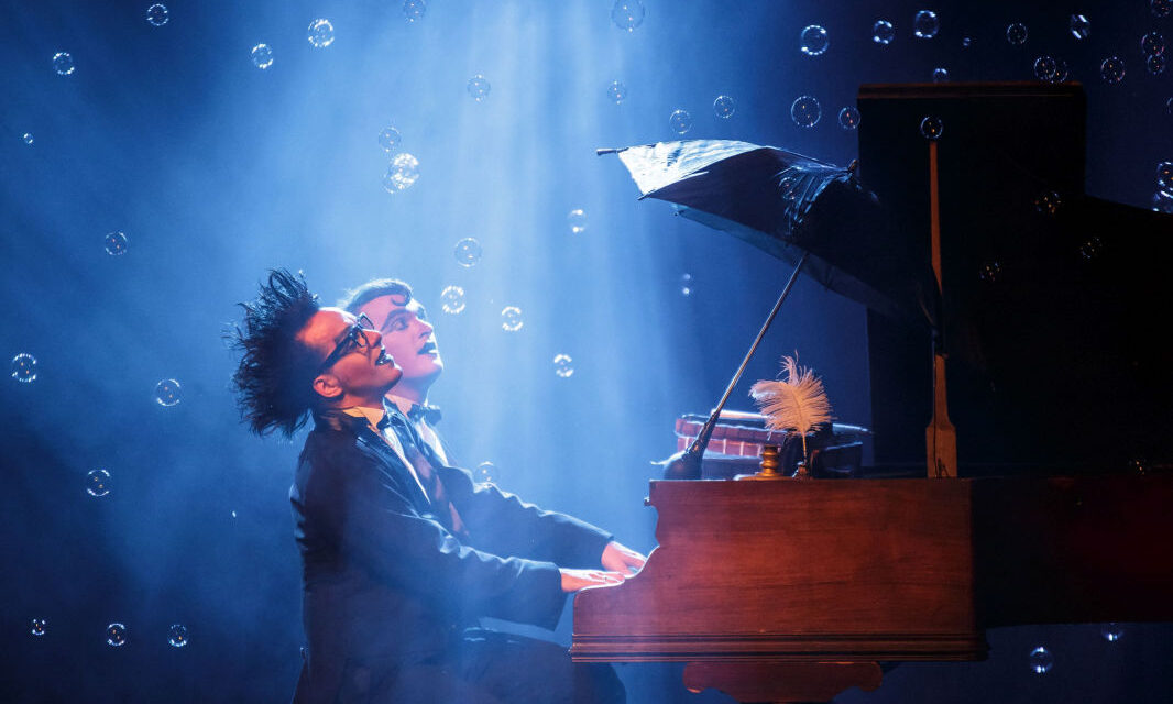 LES VIRTUOSES: il 2026 dell’ERT si apre con la tournée dei fratelli Cadez, musicisti e maghi