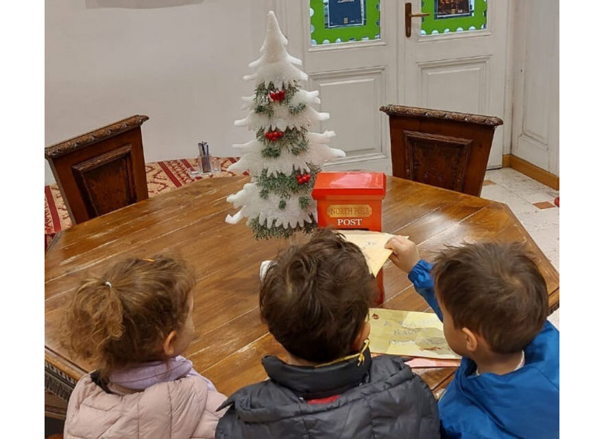 Poste Italiane: piccoli cittadini in visita al Museo Postale e Telegrafico della Mitteleuropa per inviare i buoni propositi a Babbo Natale