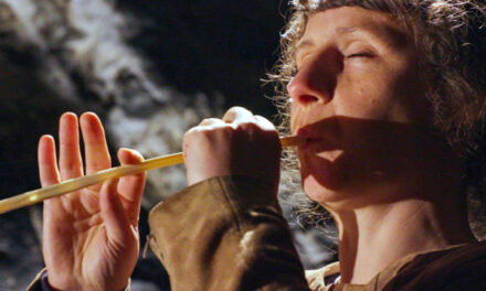 PALÆOMOVIES FILM FEST: OGGI ALLE 17 AL MUSEO CIVICO DI STORIA NATURALE LA PROIEZIONE DEL DOCUMENTARIO “SAPIENS, E FU LA MUSICA”