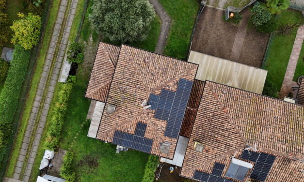 Fotovoltaico in Italia: per sbloccare la transizione energetica serve un cambio di passo e inizia tutto dal digitale