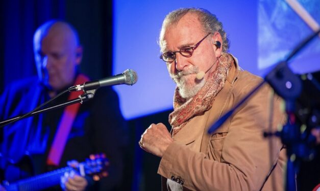 UNA NOTTE D’INVERNO UN VIAGGIATORE… GIUNGE AD ASOLO: UN INVITO A PARTIRE RIMANENDO SEDUTI A TEATRO, LASCIANDOSI TRASPORTARE DA PAROLE, MUSICA E PITTURA