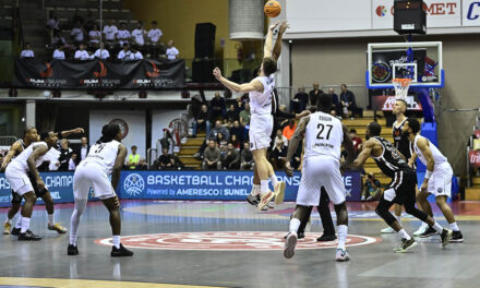 La Pallacanestro Trieste cede alla fisicità di Würzburg: al PalaTrieste si chiude 77 a 90