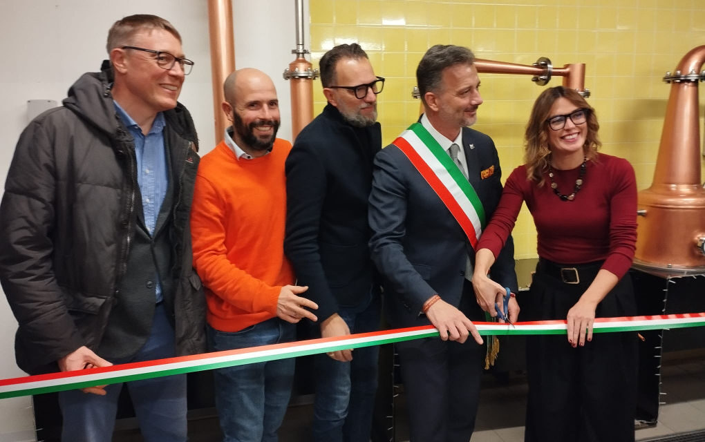 INAUGURATA LA DISTILLERIA DIDATTICA DI ACCADEMIA DELLE PROFESSIONI: CORSI PER DIVENTARE DISTILLATORE