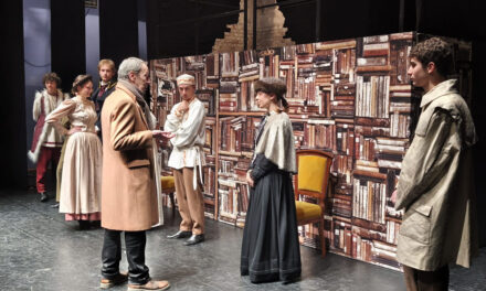 “IL FUNZIONARIO”, TRATTO DA “L’ISPETTORE GENERALE” DI GOGOL’ PER LA REGIA DI LUCIANO PASINI, VISTO DIETRO LE QUINTE DURANTE LE PROVE