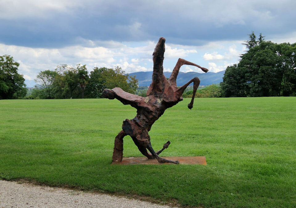 LE OPERE DI GIORGIO CELIBERTI IN MOSTRA NEI GIARDINI DI TRE DIMORE STORICHE