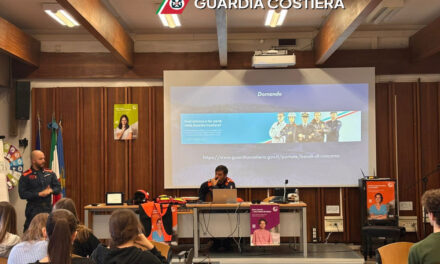 La Capitaneria di porto di Trieste incontra oltre 200 studenti di Trieste per diffondere la cultura della sicurezza e del rispetto dell’ambiente marino tra le giovani generazioni
