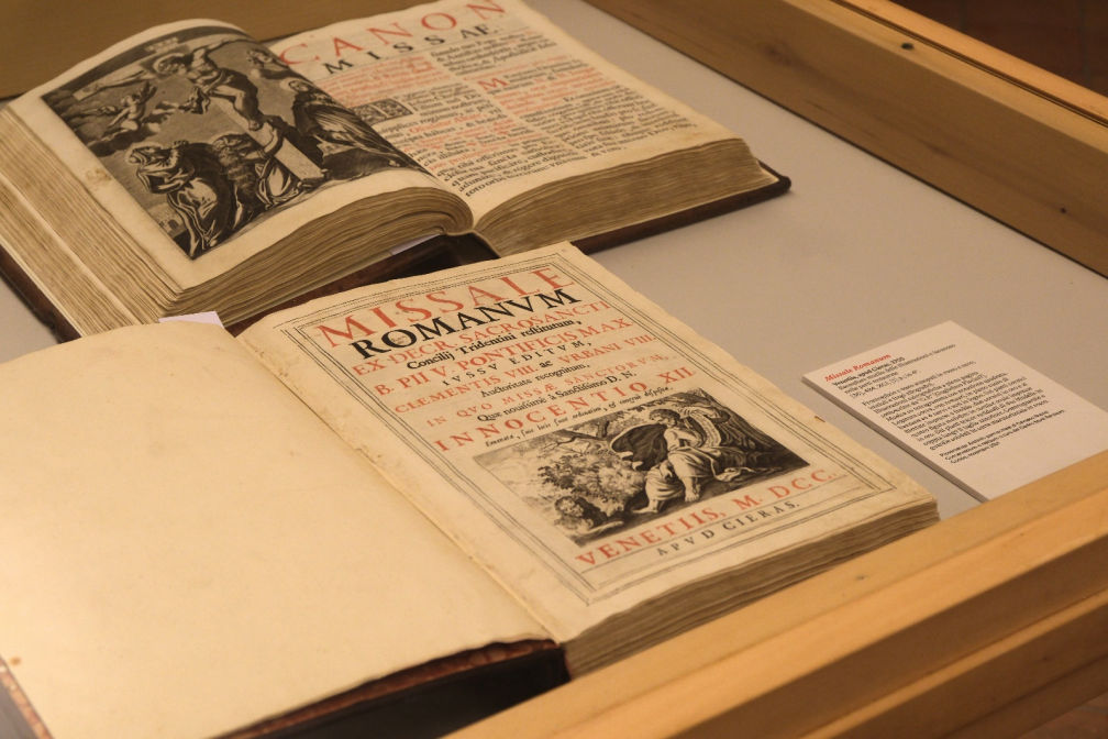 VALVASONE, IL SINDACO FULVIO AVOLEDO HA INAUGURATO IN CASTELLO IL PERCORSO ESPOSITIVO SUI LIBRI LITURGICI