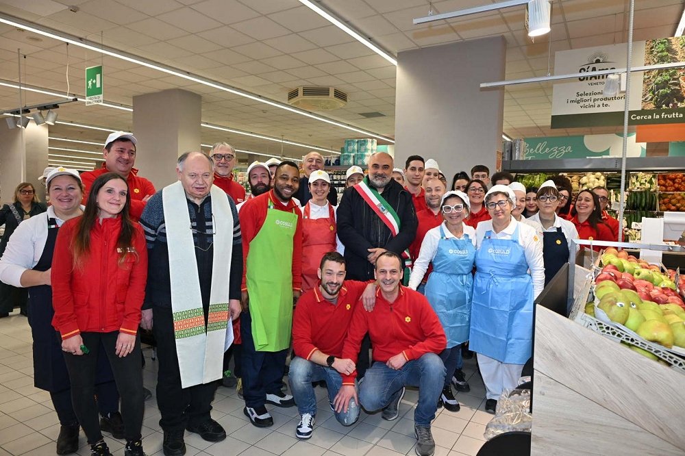 Inaugurato il Conad di Valdobbiadene (TV) alla presenza del Sindaco, Luciano Fregonese
