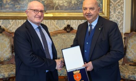 IL SINDACO ROBERTO DIPIAZZA HA RICEVUTO IN MUNICIPIO VINCENZO GENTILE, NUOVO DIRETTORE REGIONALE DEL FRIULI VENEZIA GIULIA DELL’AGENZIA DELLE ENTRATE, INSEDIATOSI RECENTEMENTE