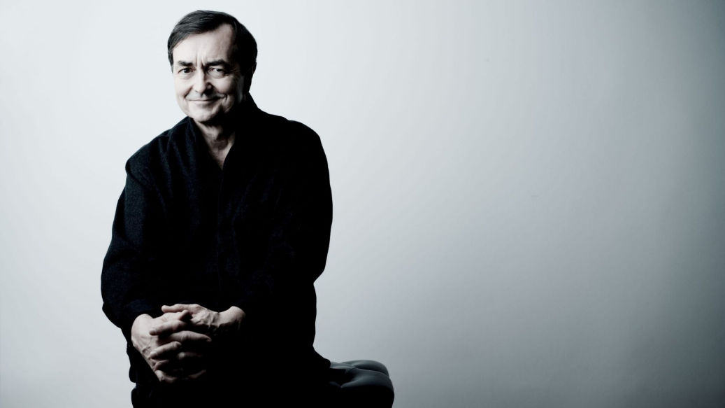 Bach, Schubert e Kurtág: il pianista Pierre-Laurent Aimard debutta al Teatro Nuovo Giovanni da Udine
