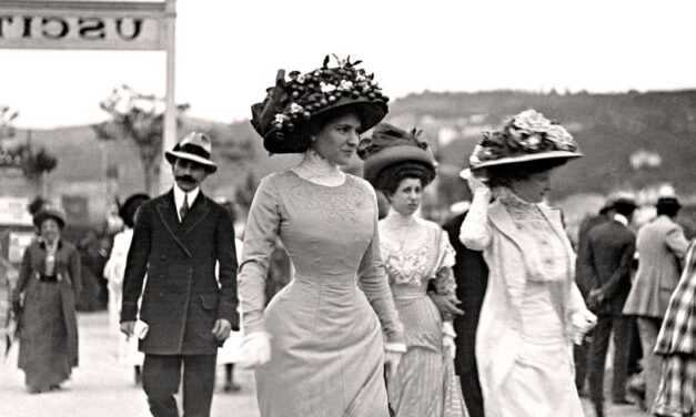 MERCOLEDÌ 11 FEBBRAIO ALLE ORE 17 ALLA SALA SELVA DI PALAZZO GOPCEVICH VISITA GUIDATA GRATUITA ALLA MOSTRA “LA FOTOTECA IN PIAZZA. SCATTI DI STORIA E STORIE”