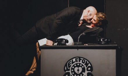 AMORE, MATRIMONIO E IRONIA FEROCE: A OSOPPO VA IN SCENA LA COMMEDIA DI AMURRI