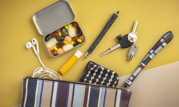 COSA C’È NELLA BORSA DEGLI ITALIANI? 7 SU 10 NON POSSONO FARE A MENO DELLE CARAMELLE