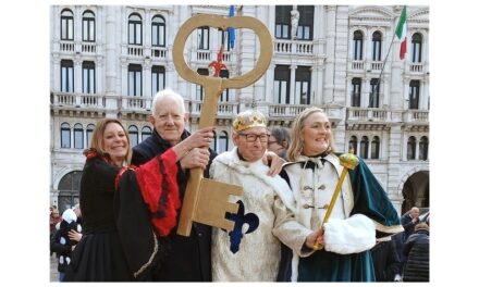 CARNEVALE DI TRIESTE, CONSEGNATE LE CHIAVI DELLA CITTÀ NEL CORSO DI UNA CERIMONIA IN PIAZZA UNITA’ IN CONCOMITANZA CON LA BAVISELA DI CARNEVALE