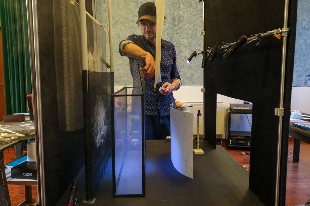 La Contrada Trieste nell’ambito del Centro di Residenza delle arti performative del Friuli Venezia Giulia porta in scena NUVOLARIO di OHT l’invisibile si fa materia