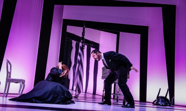 ALLA SALA DELLE ASSICURAZIONI GENERALI DE “IL ROSSETTI” IL LUTTO SI ADDICE A ELETTRA PER LA REGIA DI DAVIDE LIVERMORE