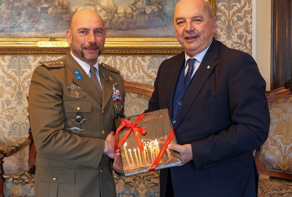 VISITA DI COMMIATO IN MUNICIPIO PER IL COMANDANTE DELL’ESERCITO DEL FVG, GIULIANO INNECCO