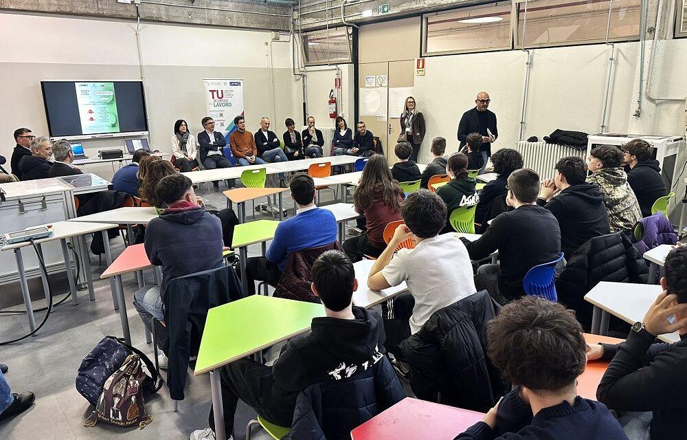 Comet, a Pordenone debutta alla scuola KENNEDY il “Career Day delle materie plastiche”