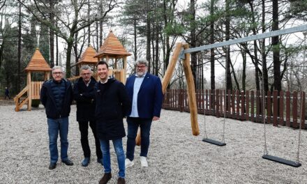 INAUGURATO IL PARCO GIOCHI DEL BOSCO FARNETO