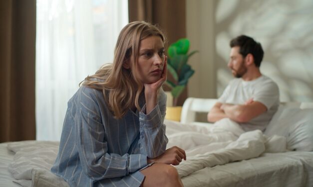 “SOS DIALOGO” A SAN VALENTINO, BEN 4 INNAMORATI SU 10 NON SI PARLANO PIÙ: PER RITROVARE IL FEELING GLI ICONICI CARTIGLI DEI BACI SI TRASFORMANO IN UN GIOCO DI COPPIA