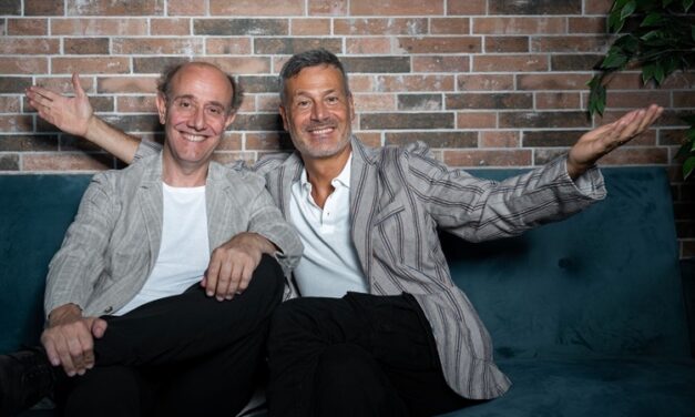 Comicità e ironia a non finire: Ale & Franz in scena al Teatro Nuovo Giovanni da Udine con il loro nuovo spettacolo Capitol’ho