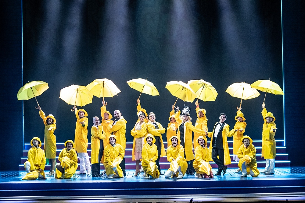 Al Teatro Nuovo Giovanni da Udine arriva Cantando sotto la pioggia. The Broadway musical