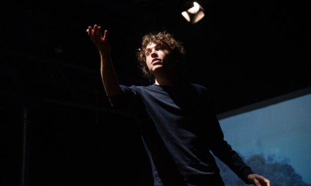 LA TRAIETTORIA CALANTE di e con PIETRO GIANNINI alla SALA BARTOLI del Teatro Rossetti