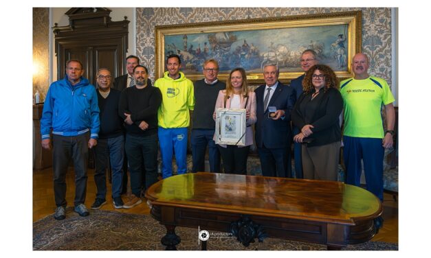 CONSEGNATA LA MEDAGLIA BRONZEA ALL’A.S.D. TRIESTE ATLETICAPER I 50ANNI DI ATTIVITÀ