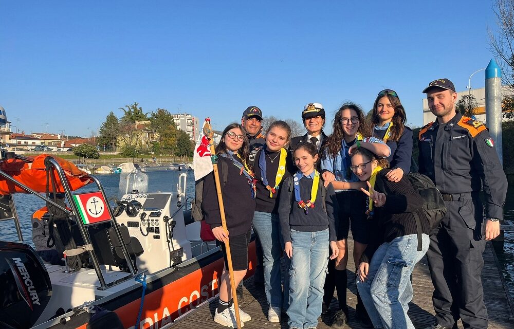 La Guardia Costiera incontra gli scout