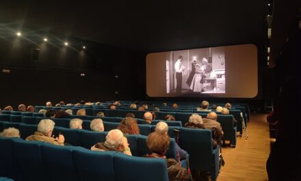 “UN CINEMA PER AMICO” – DE BANFIELD, CAPPELLA UNDERGROUND, CASA DEL CINEMA: AL CINEMA ARISTON DI TRIESTE NUOVA PROIEZIONE CON LA COMMEDIA “COME SPOSARE UN MILIONARIO”