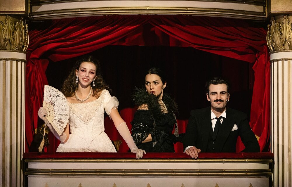 La Signora delle Camelie nell’adattamento di Giovanni Ortoleva nelle sale ERT