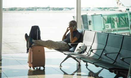 Guerra in Iran e Medio Oriente, cosa fare con i voli cancellati