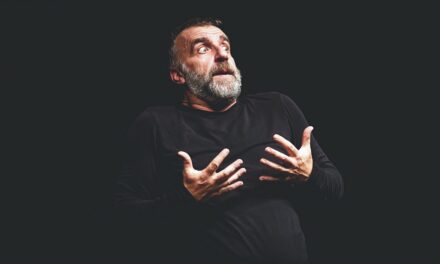 ALLA “SALA BARTOLI” DE “IL ROSSETTI” UGO DIGHERO ONORA I CENT’ANNI DALLA NASCITA DI DARIO FO CON “IL MISTERO BUFFO”