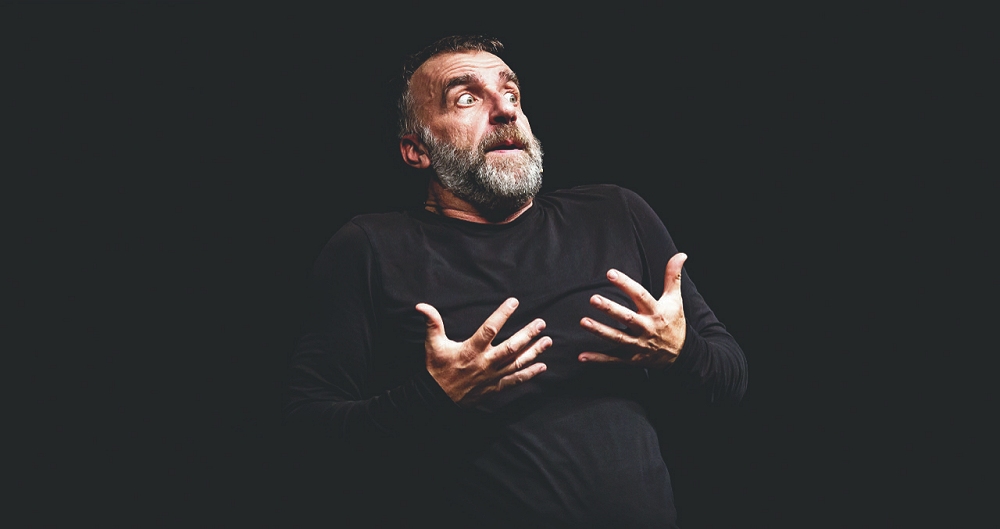 ALLA “SALA BARTOLI” DE “IL ROSSETTI” UGO DIGHERO ONORA I CENT’ANNI DALLA NASCITA DI DARIO FO CON “IL MISTERO BUFFO”